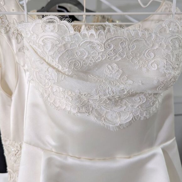 Custom Chantilly Column Wedding Gown - Picture 5 of 7